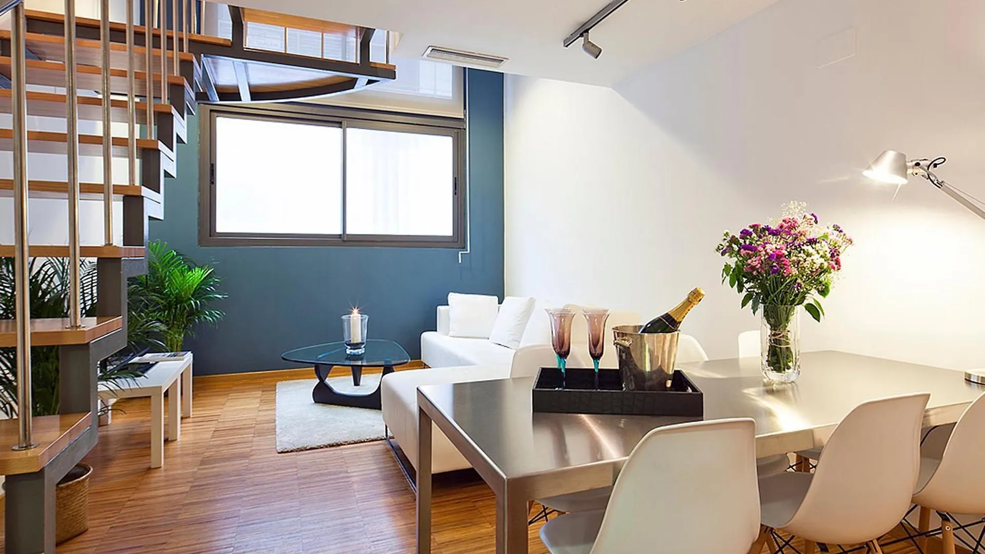 Appartamento My Space Emirates - Charming Duplex In Barcelona Ideal For Families Or Friends Spagna