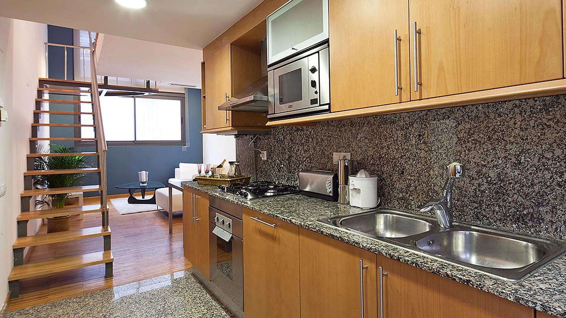 My Space Emirates - Charming Duplex In Barcelona Ideal For Families Or Friends 0*,