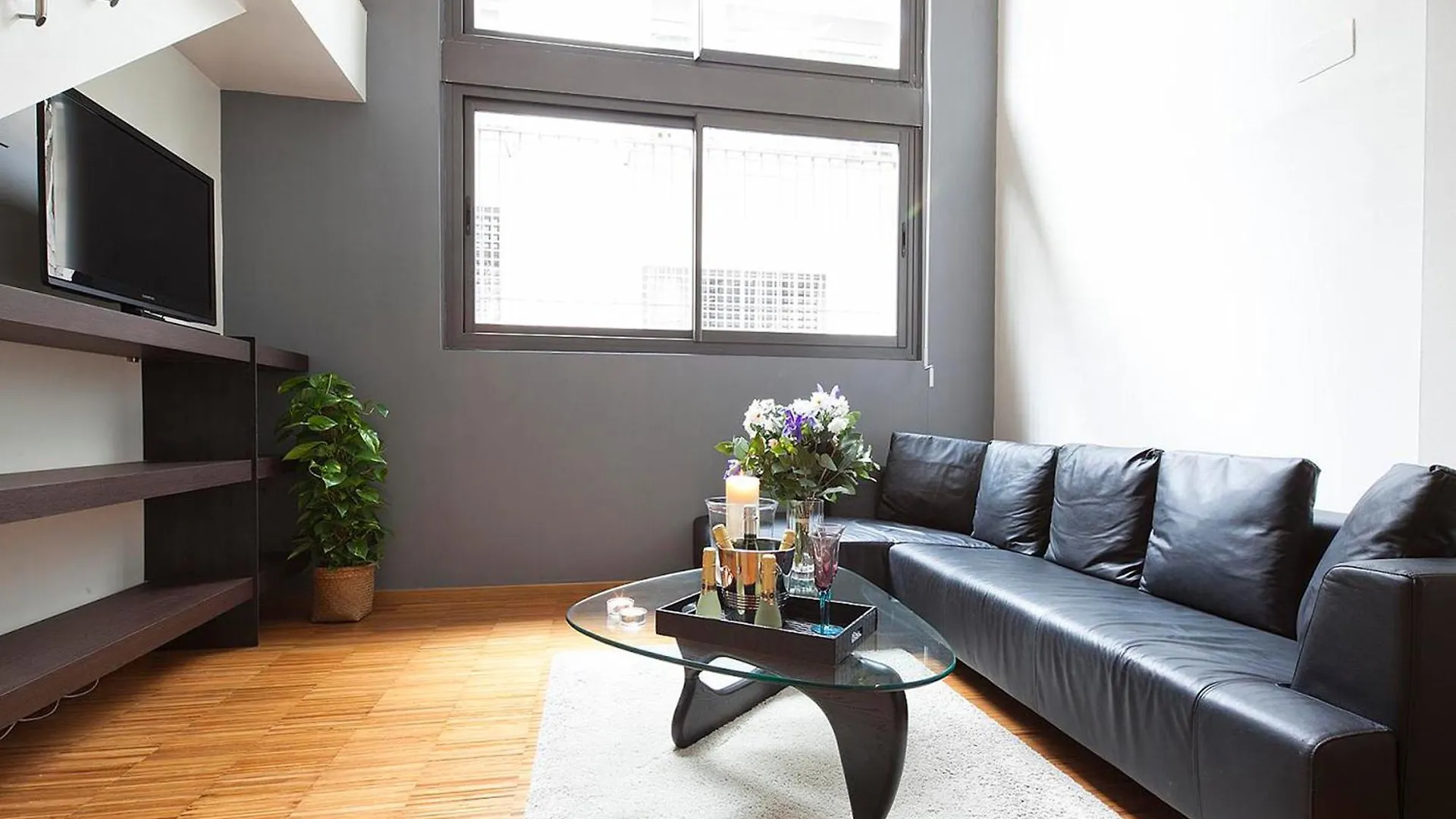 Apartment My Space Emirates - Charming Duplex In Barcelona Ideal For Families Or Friends